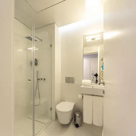 Serviced - Madalena Lisboa