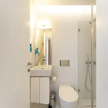 Serviced - Madalena Lisboa