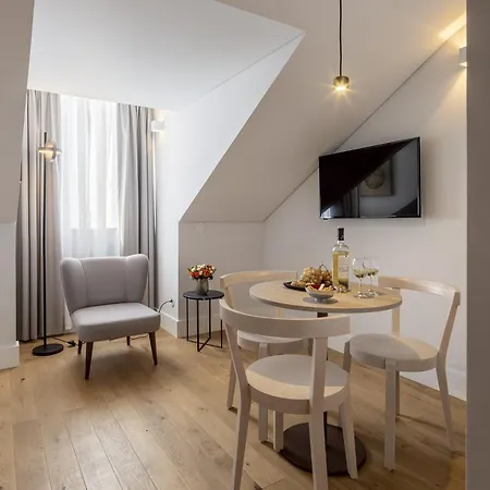 Serviced - Madalena * Lisboa