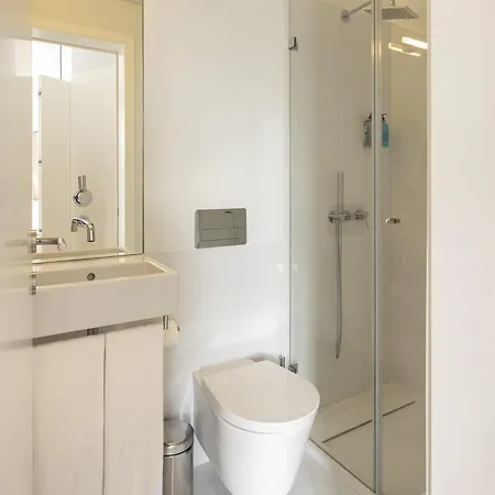 Serviced - Madalena * Lisbon